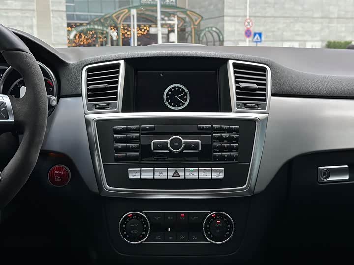 Mercedes-Benz M-Class 2015 AMG ML 63 — фото 13