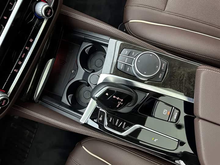 BMW 5-Series 2022 525 Li — фото 14