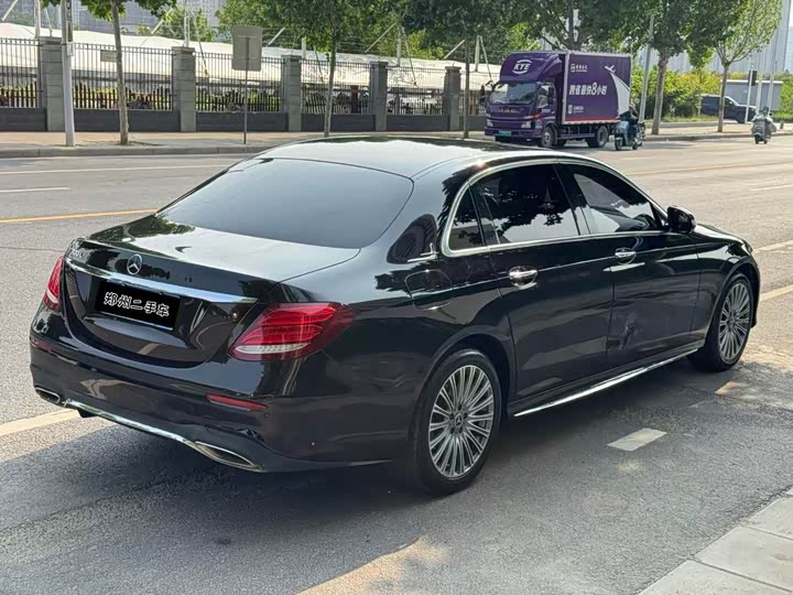 Mercedes-Benz E-Class 2017 E 300 L — фото 7