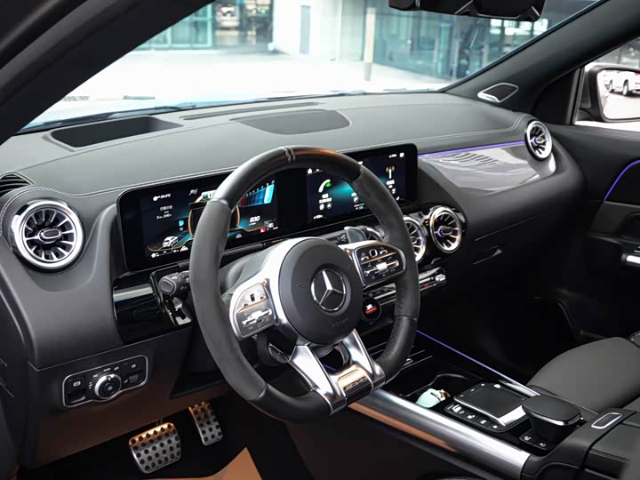 Mercedes-Benz GLA 2021 AMG GLA 45 4 MATIC+ — фото 9