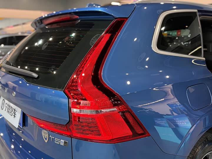 Volvo XC60 2018 T 5 4 WD — фото 22
