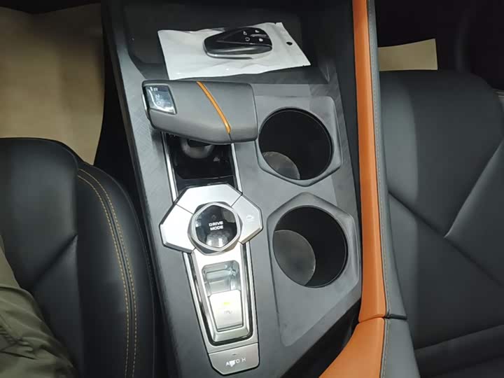 Changan UNI-V 2022 1.5 T Premium — фото 14
