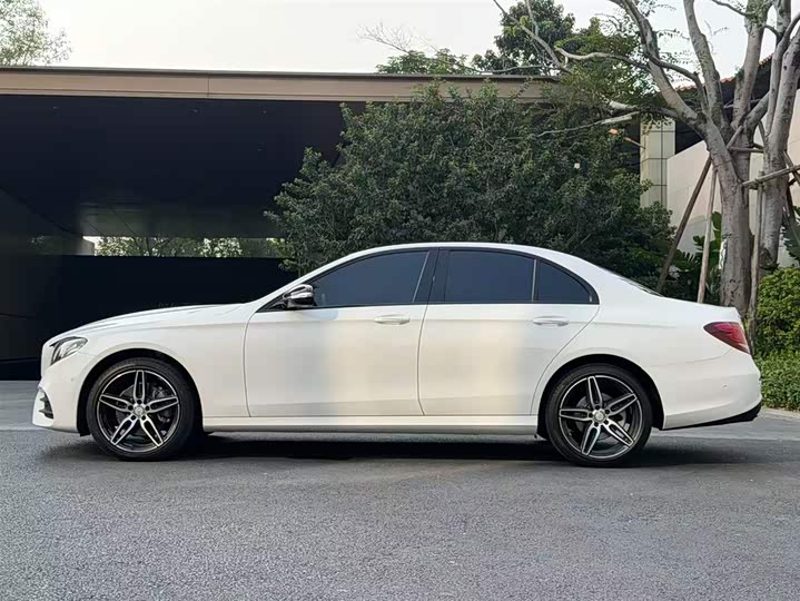 Mercedes-Benz E-Class 2017 E 200 Sport 4 MATIC — фото 11