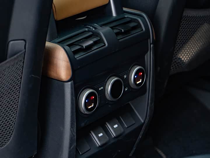 Land Rover Defender — фото 12