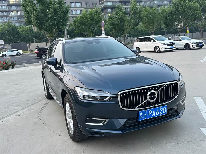 Volvo XC60 2021 T 5 4 WD — фото 3