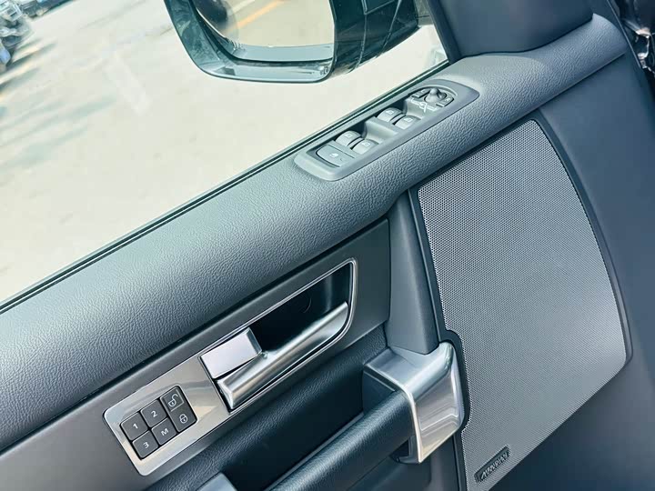 Land Rover Discovery — фото 11