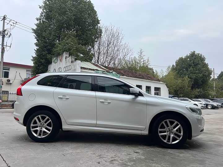 Volvo XC60 2017 T 5 AWD — фото 4