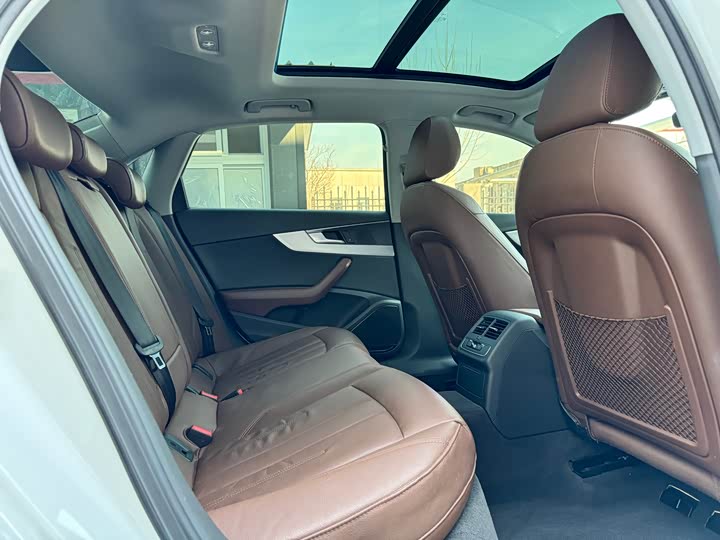 Audi A4L 2018 30 40 TFSI — фото 18