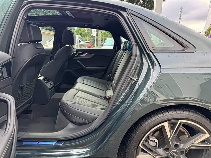 Audi A4L 2024 40 TFSI quattro RS — фото 15