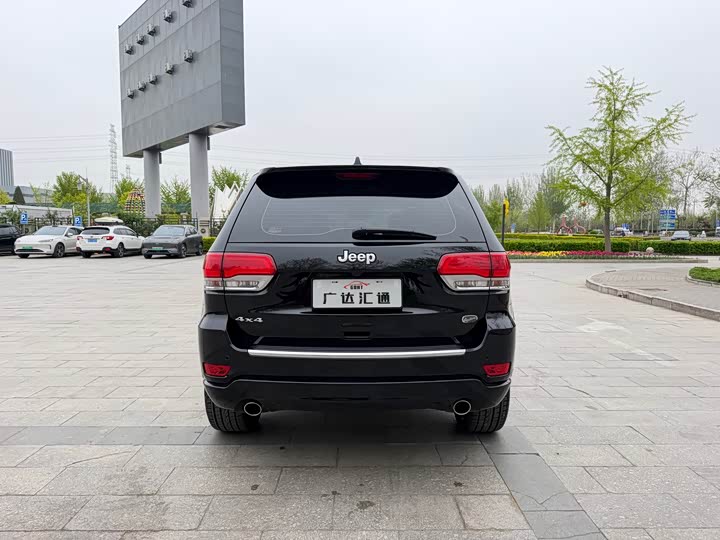 Jeep Grand Cherokee — фото 6