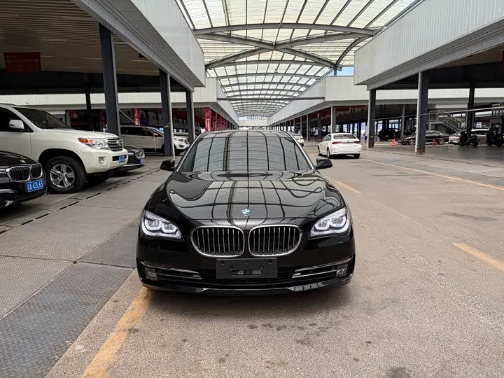 BMW 7 Series 740Li продвинутая — фото 2
