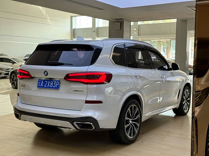 BMW X5 2020 x Drive 30i M — фото 11