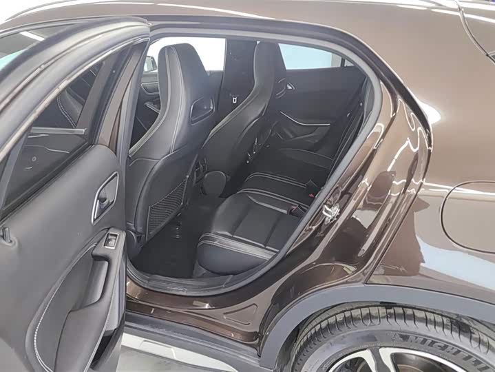 Mercedes-Benz GLA 2018 GLA 200 — фото 11