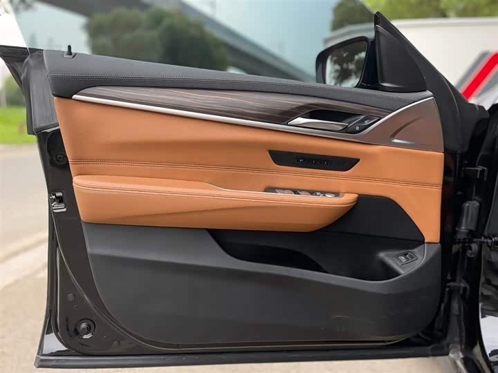 BMW 6-Series GT 2022 630i — фото 12