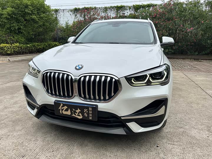 BMW X1 2021 s Drive 20 Li — фото 3