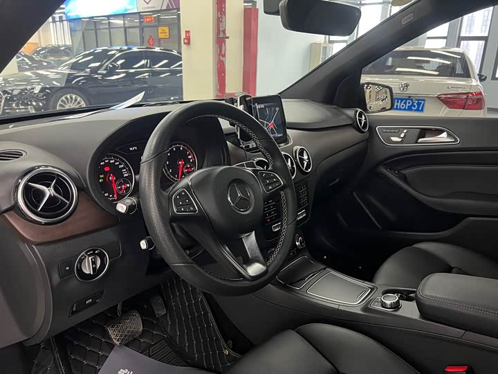 Mercedes-Benz B-Class 2017 B 200 Luxury — фото 13