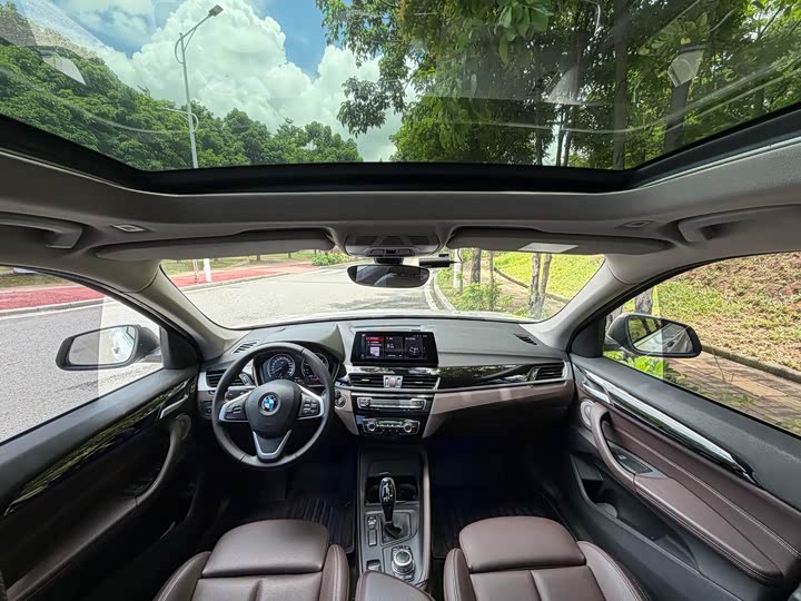 BMW X1 sDrive20Li стиль — фото 15