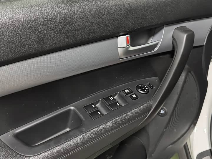Kia Sorento — фото 4