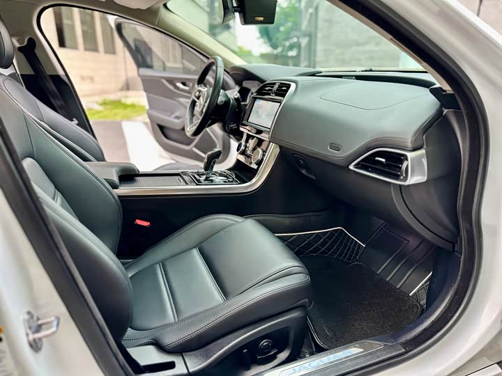 Jaguar XEL 2020 2.0 T 200 PS S — фото 13