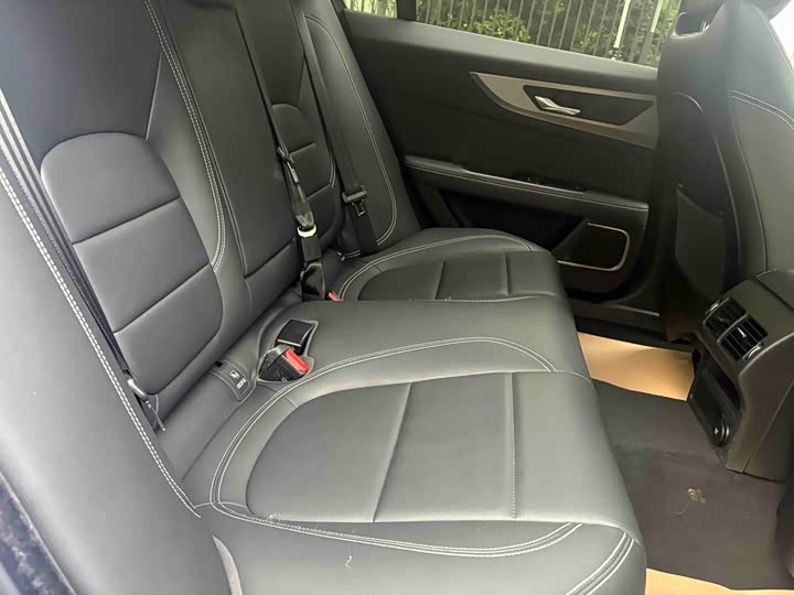Jaguar XEL 2020 2.0 T 200 PS R-DYNAMIC S — фото 13