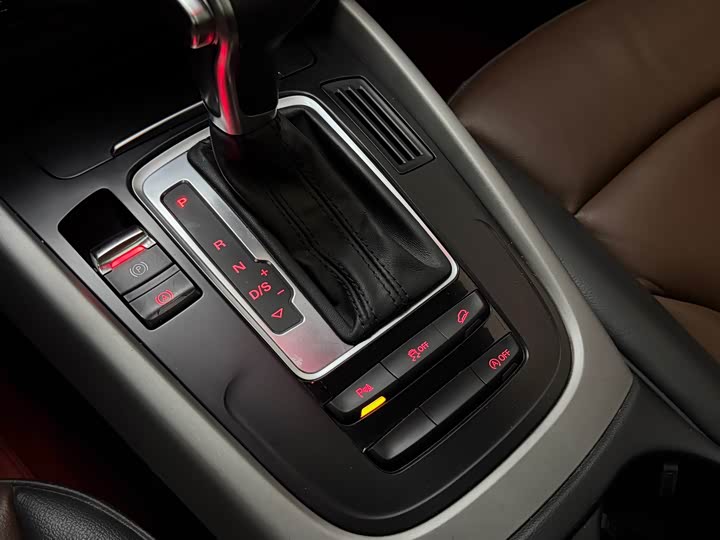 Audi Q5 2017 Plus 40 TFSI — фото 13
