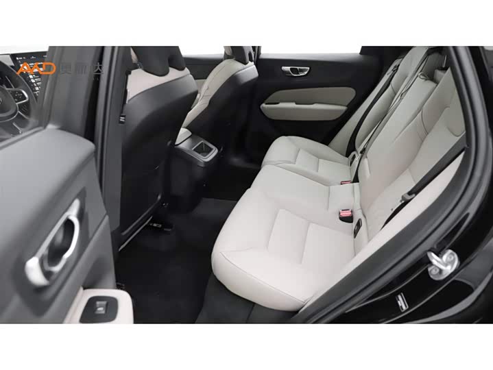 Volvo XC60 2026 B 5 4 WD — фото 7