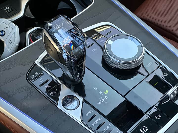 BMW X7 2021 x Drive 40i M — фото 15