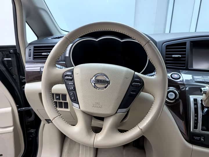 Nissan Quest — фото 5