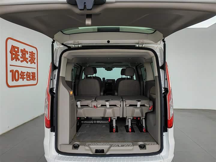 Ford Tourneo — фото 16