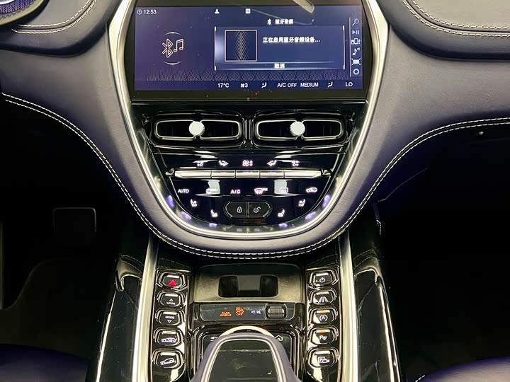 Aston Martin DBX 2021 4.0 T V 8 — фото 14