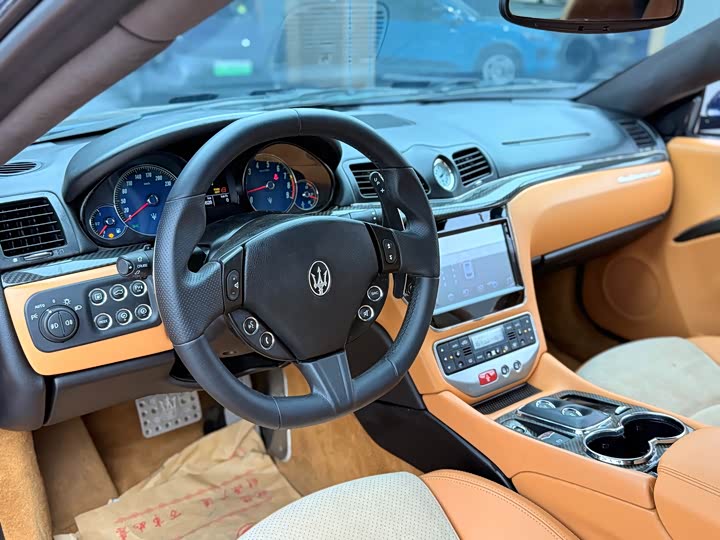 Maserati Gran 2015 4.7 L MC — фото 16