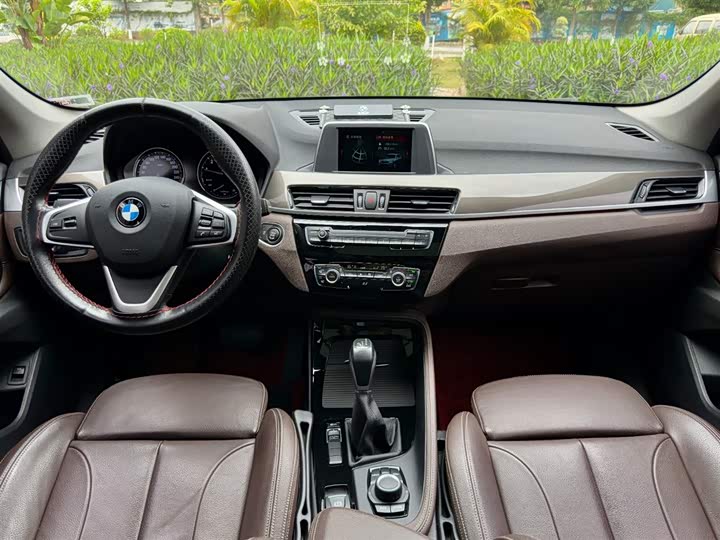 BMW X1 2019 s Drive 18 Li — фото 11