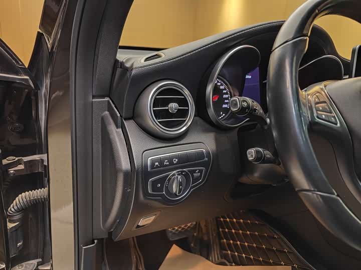 Mercedes-Benz GLC 2017 GLC 260 4 MATIC Luxury — фото 11