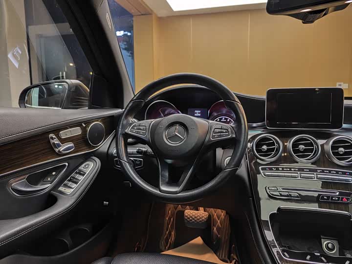 Mercedes-Benz GLC 2017 GLC 260 4 MATIC Luxury — фото 14