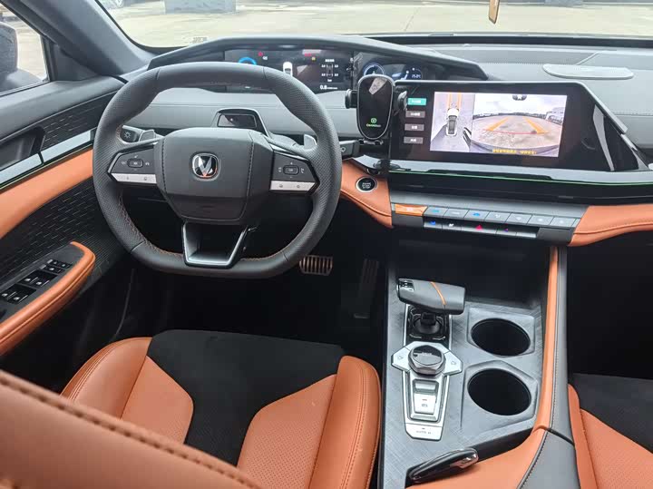 Changan UNI-V 2023 1.5 T — фото 7