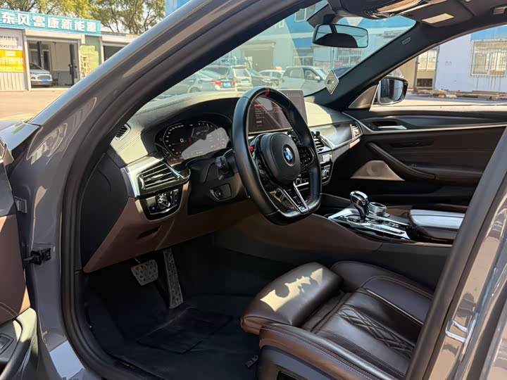 BMW 5 Series 540i M спортпакет — фото 7