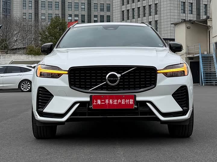Volvo XC60 2022 B 5 4 WD