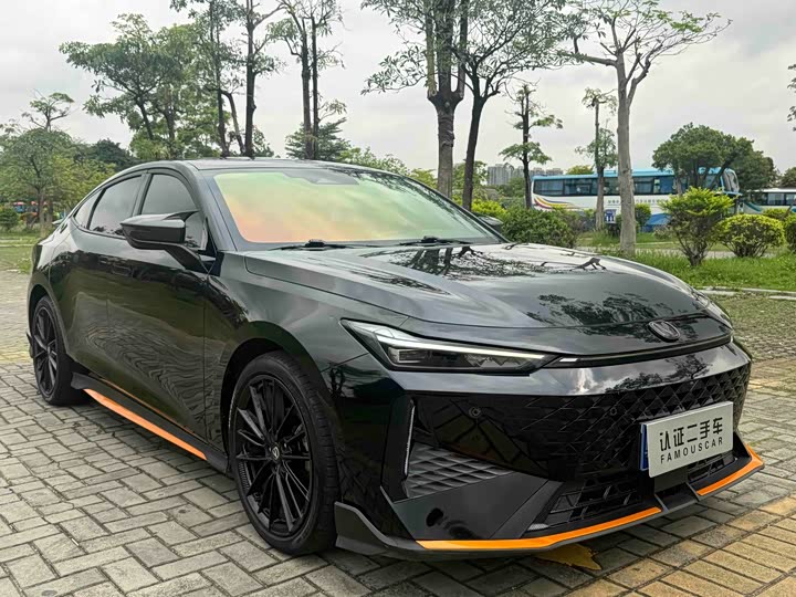 Changan UNI-V 2024 1.5 T Sport — фото 3