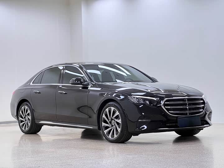 Mercedes-Benz E-Class 2024 E 300 L Luxury — фото 1
