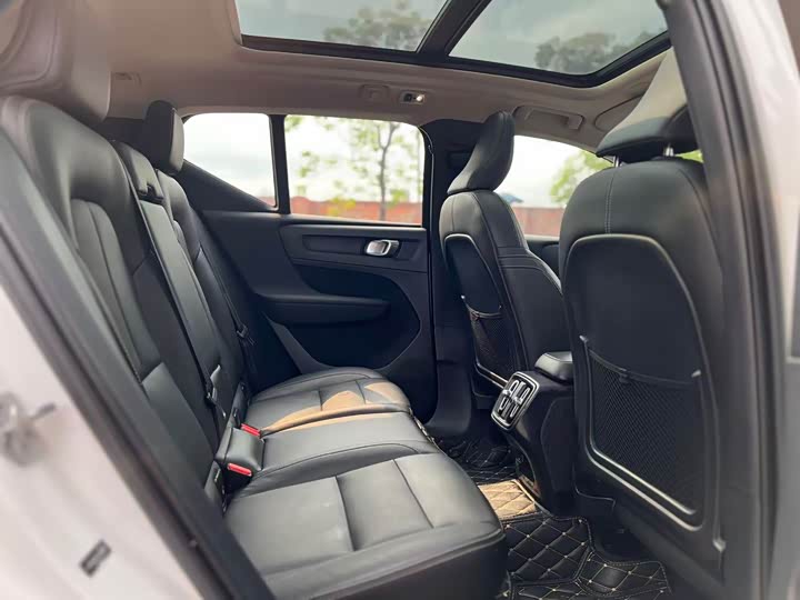 Volvo XC40 2020 T 4 WD — фото 12