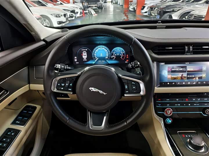 Jaguar XFL 2018 XFL 2.0 T 250 PS — фото 22