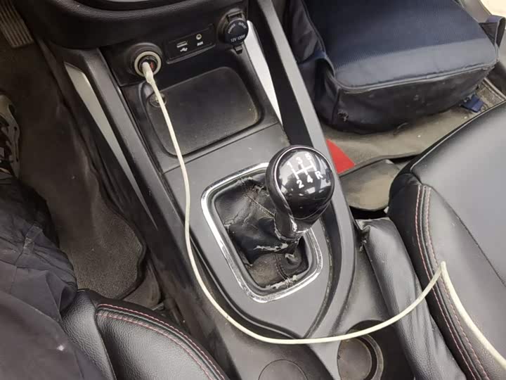 Changan CS35 2015 1.6 L MTLuxury V — фото 14