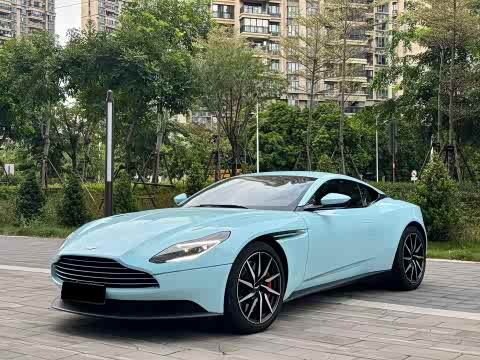 Aston Martin DB11 2016 5.2 T — фото 10