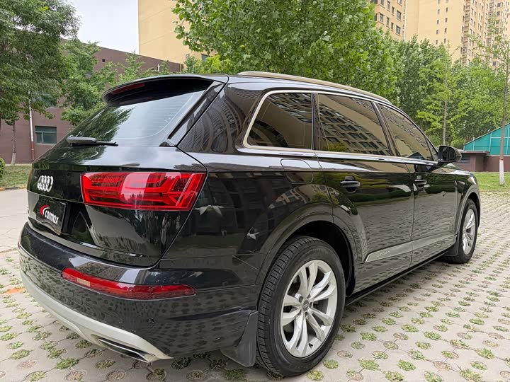 Audi Q7 2018 40 TFSI Comfort — фото 10