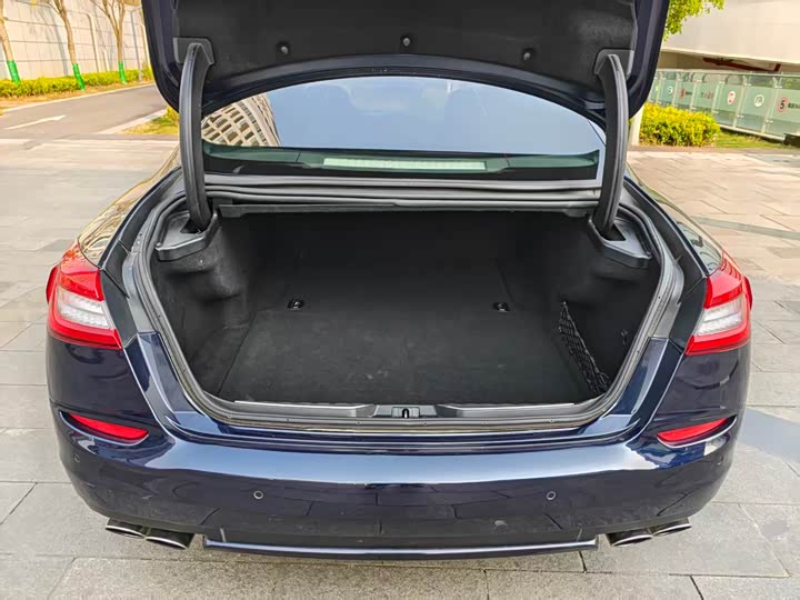 Maserati Quattroporte — фото 8
