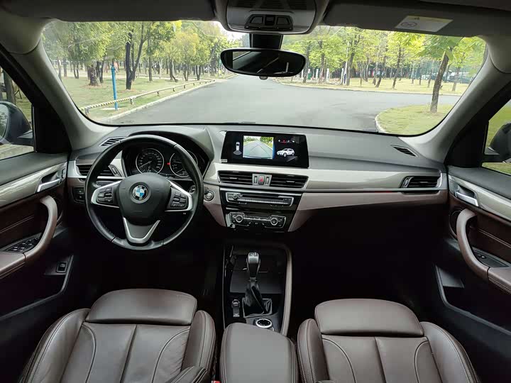 BMW X1 2018 x Drive 20 Li — фото 8