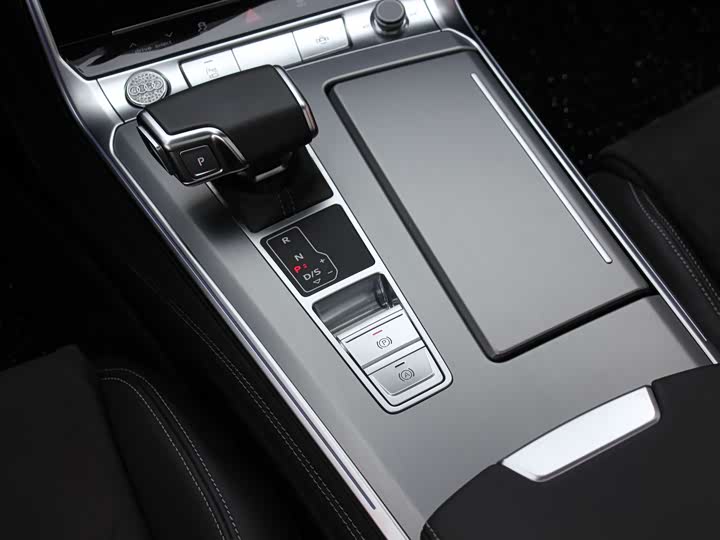 Audi A7L 2024 45 TFSI Luxury — фото 13