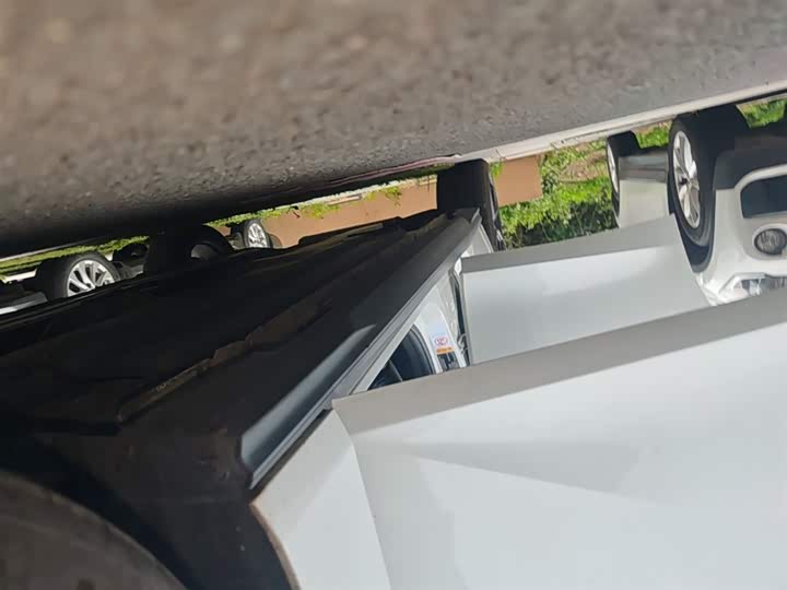 Changan UNI-V 2022 1.5 T Premium — фото 21