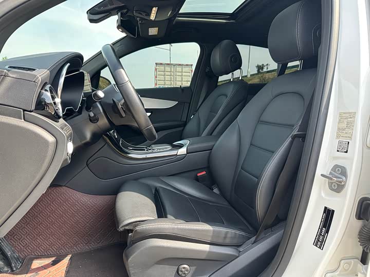 Mercedes-Benz GLC 2020 GLC 260 4 MATIC SUV — фото 5