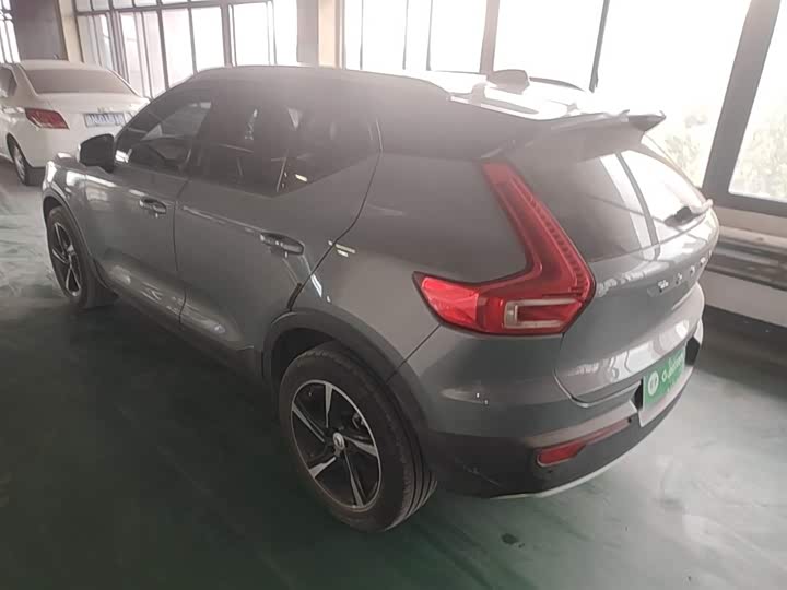 Volvo XC40 2020 T 3 — фото 5